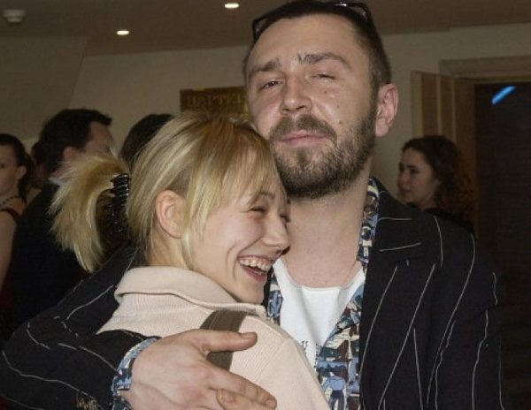 Оксана Акиньшина и Сергей Шнуров