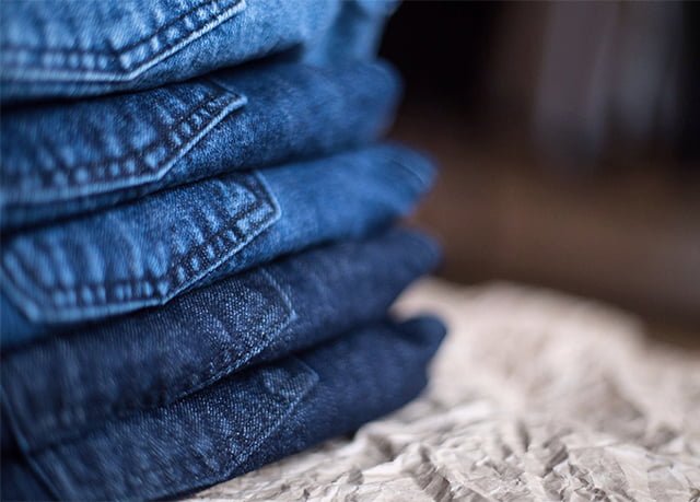 пары джинсов